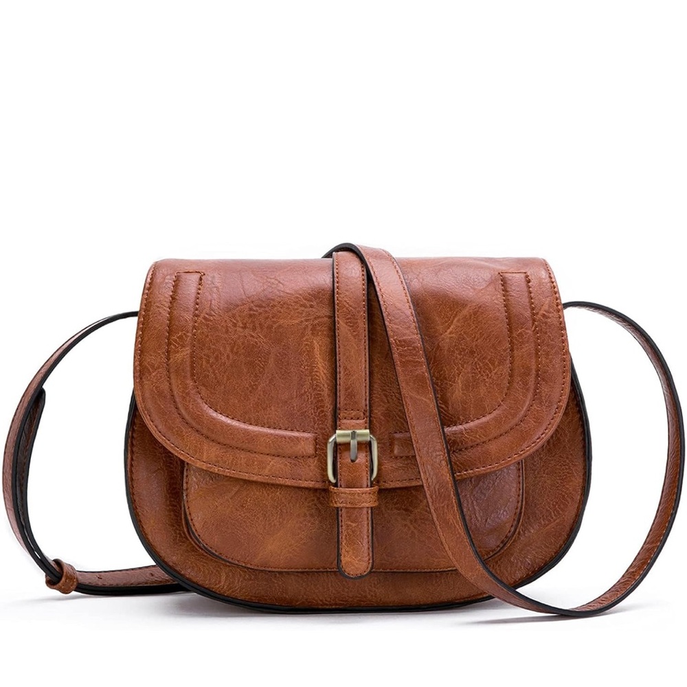 Crossbody bag
Small saddle purse and boho crossbody